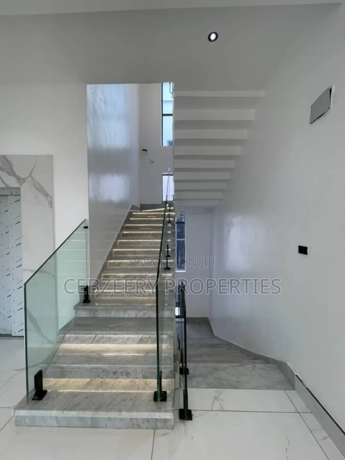 6bdrm Duplex in Lekki for sale in Lekki