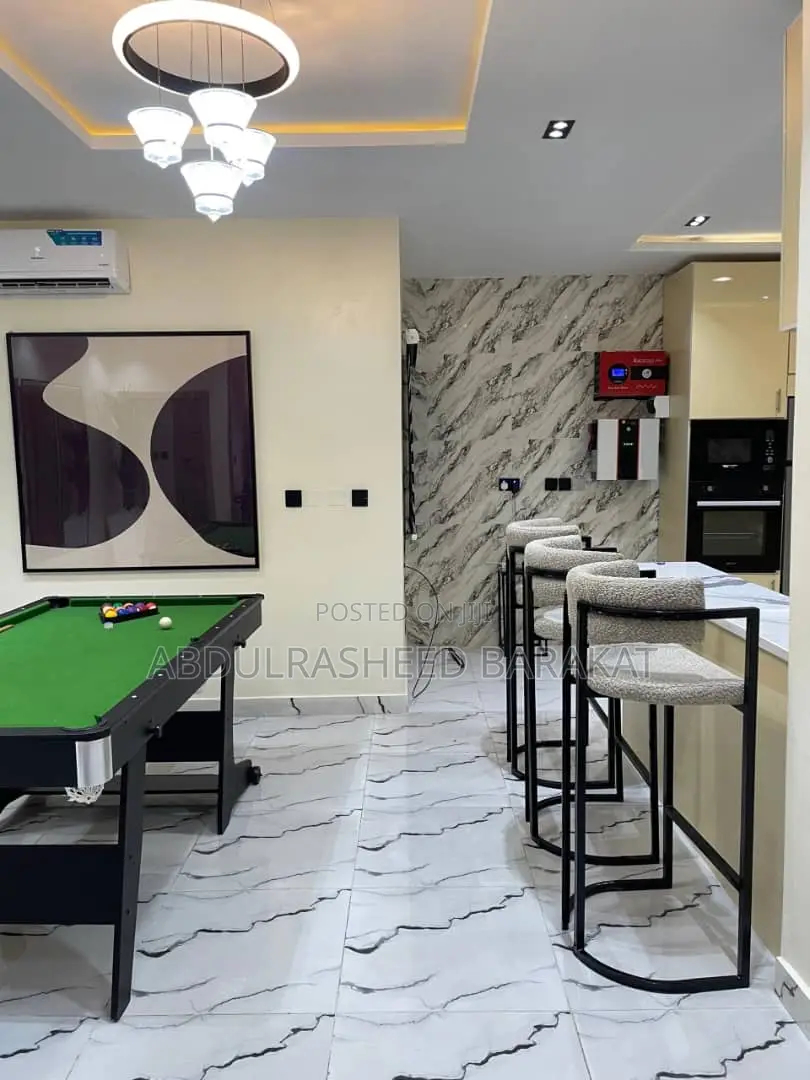 Luxury Two Bedroom Apartment With Snooker in Ikate
