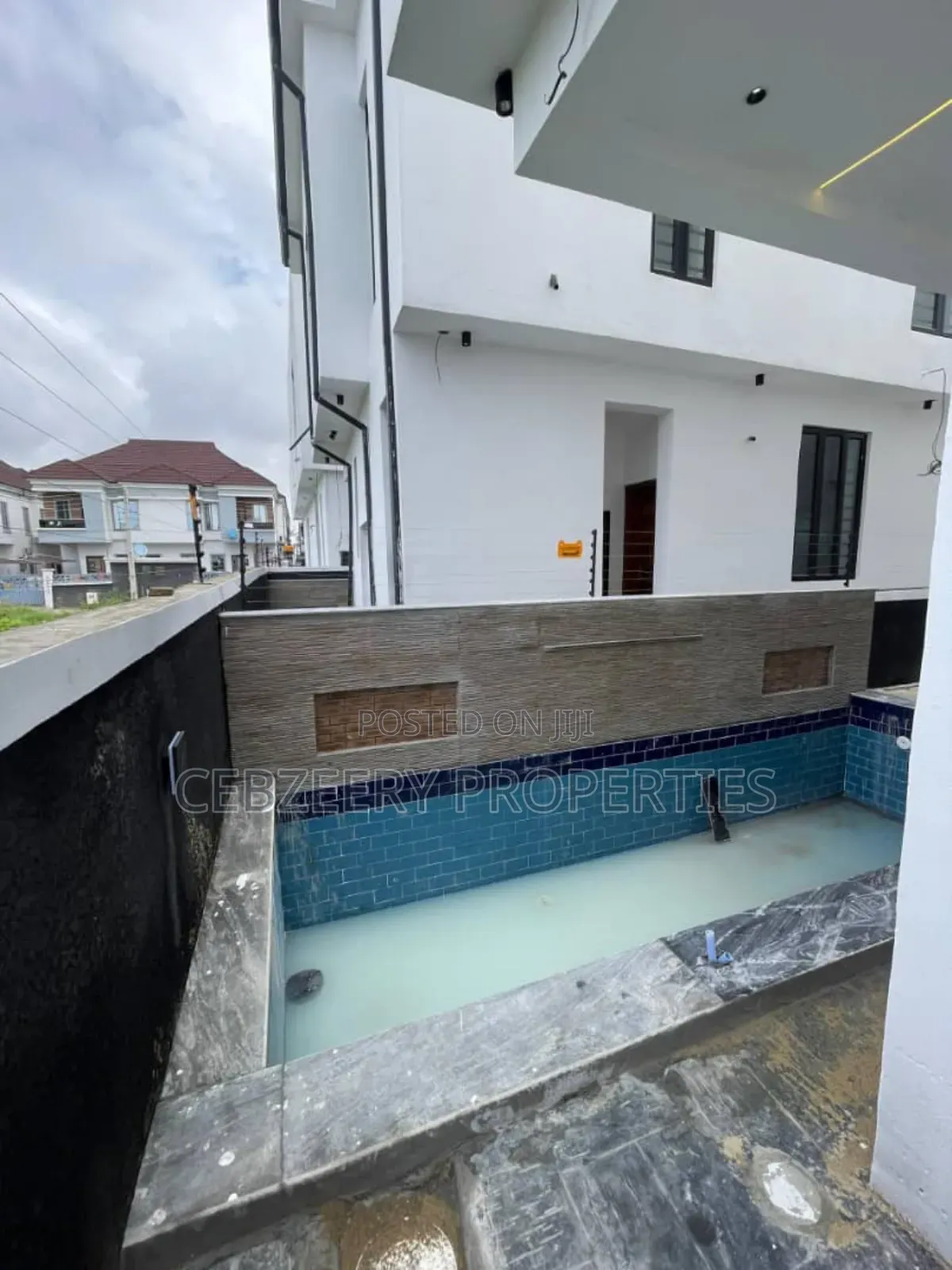 5bdrm Duplex in Lekki for sale in Lekki
