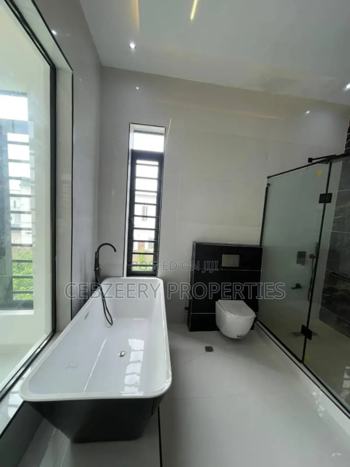 5bdrm Duplex in Lekki for sale in Lekki
