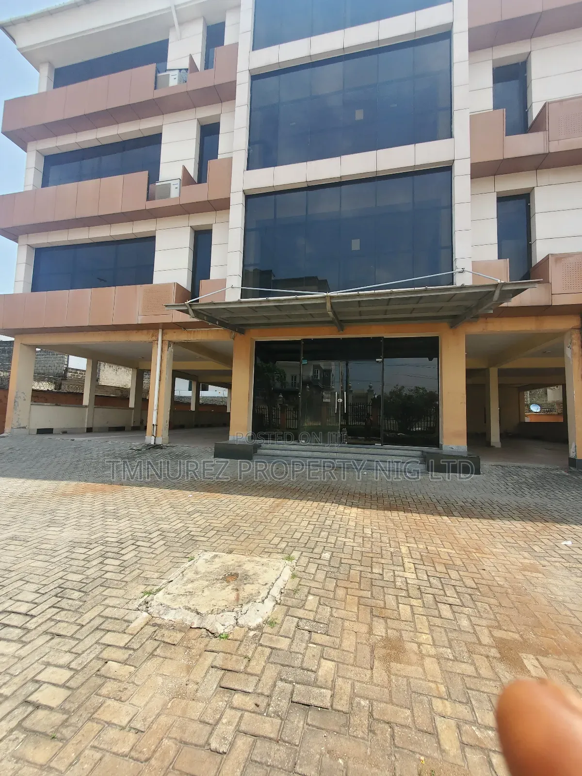 1,500 Square Metter Office for Rent Ikate in Lekki