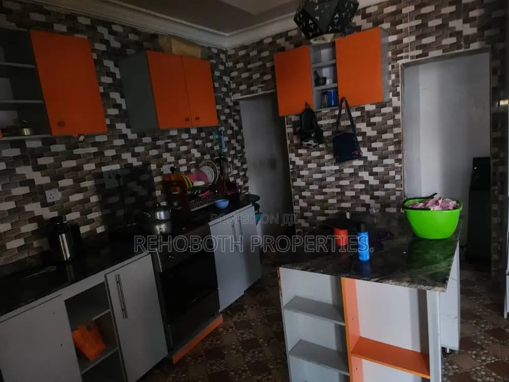 4bdrm Bungalow in Second Avian, Ibadan for sale in Ibadan
