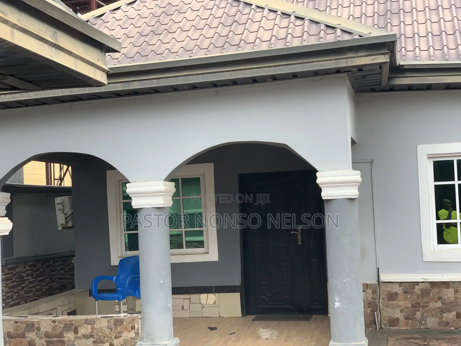 10bdrm Apartment in Layout, Owerri for sale in Owerri