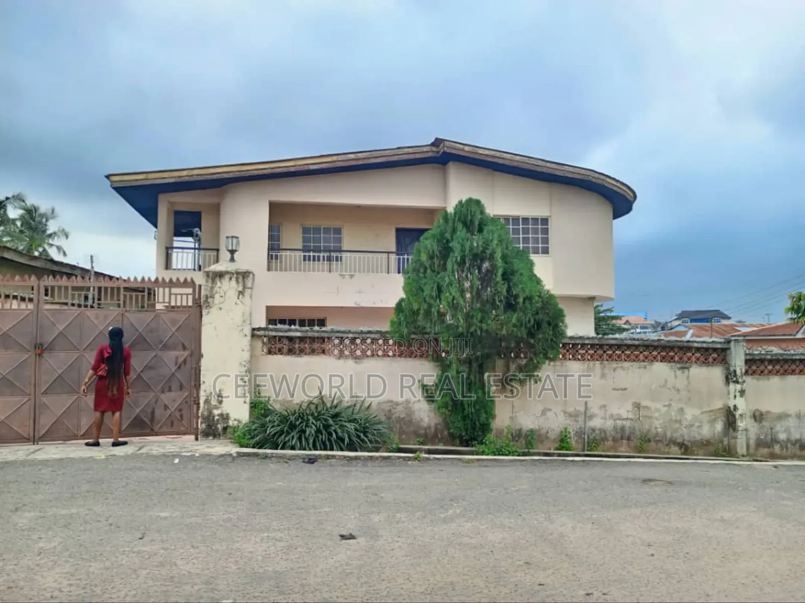 3bdrm Block of Flats in Opp Dove Filling, Akala Express for sale in Akala Express