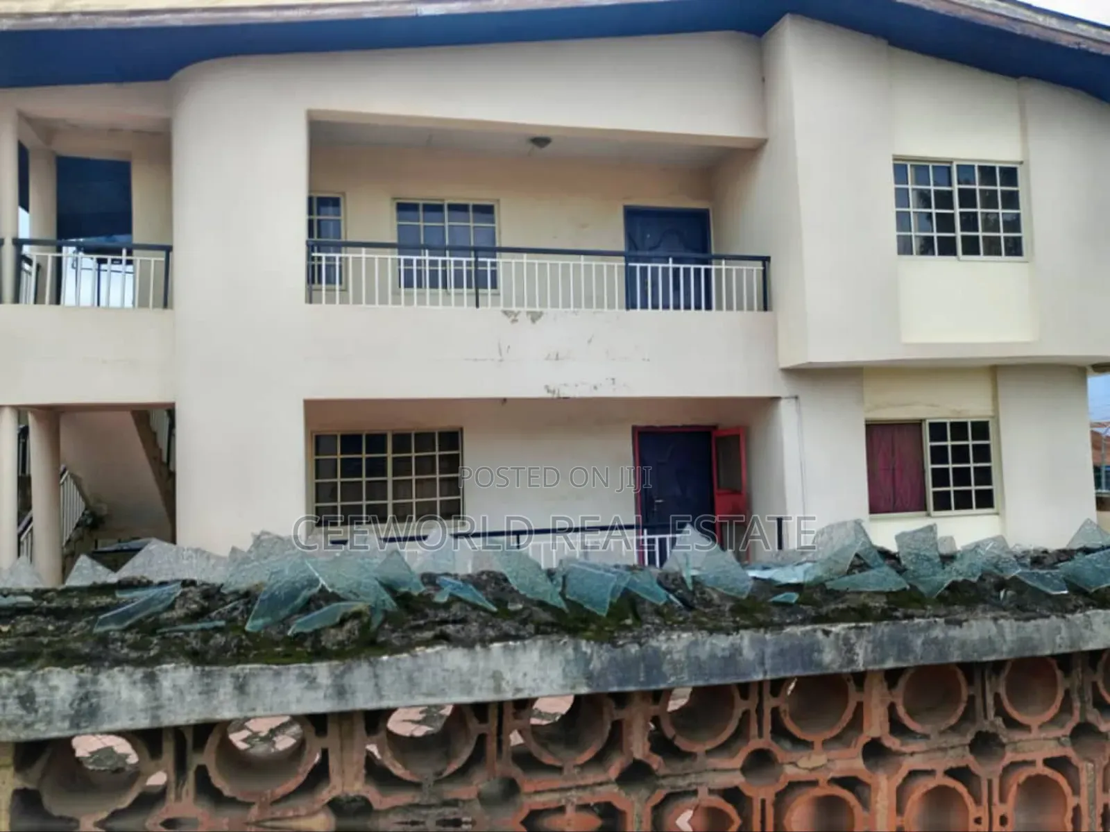 3bdrm Block of Flats in Opp Dove Filling, Akala Express for sale in Akala Express