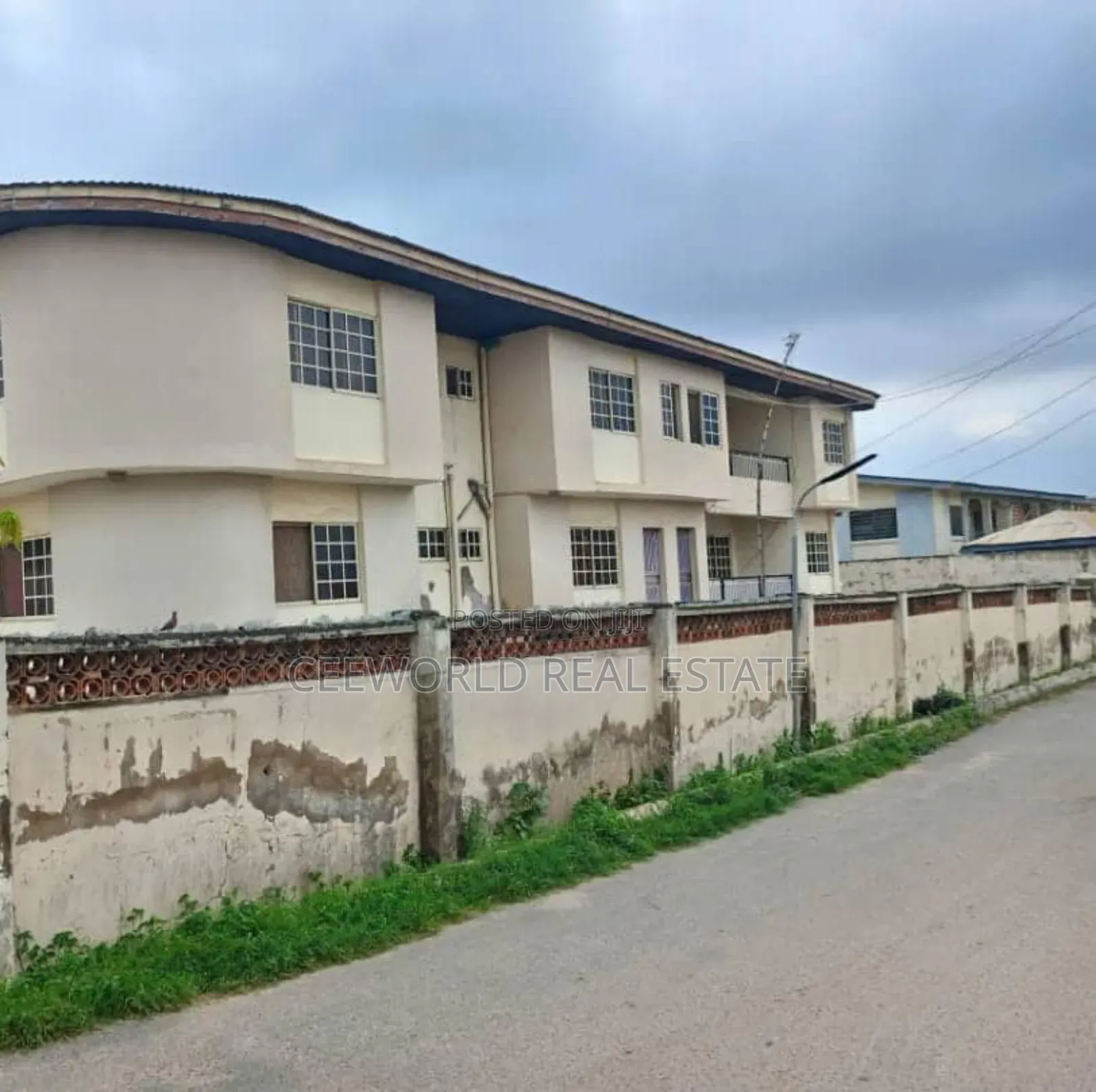 3bdrm Block of Flats in Opp Dove Filling, Akala Express for sale in Akala Express