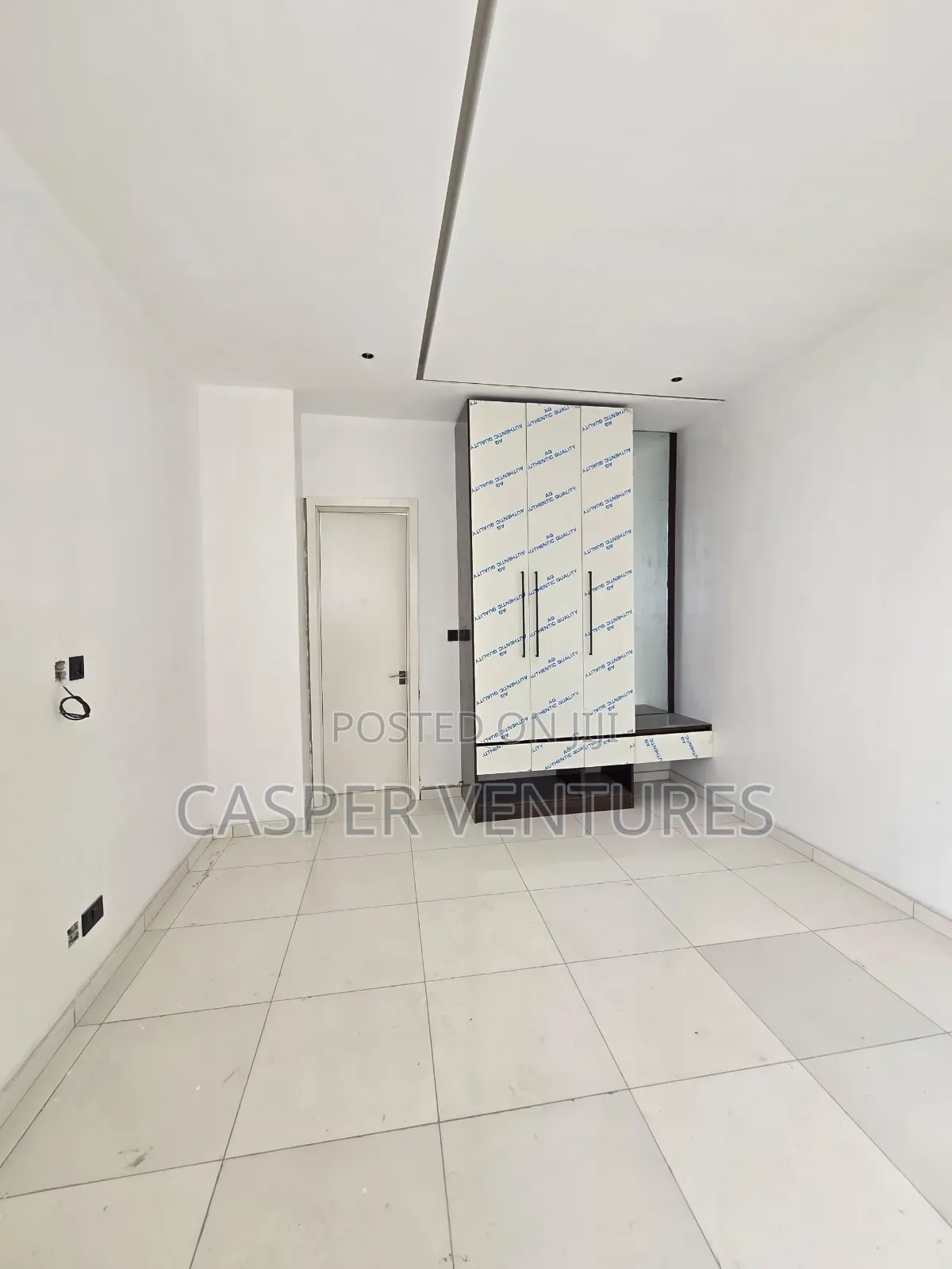 2bdrm Block of Flats in Admiralty Way, Lekki Phase 1 for sale in Lekki Phase 1