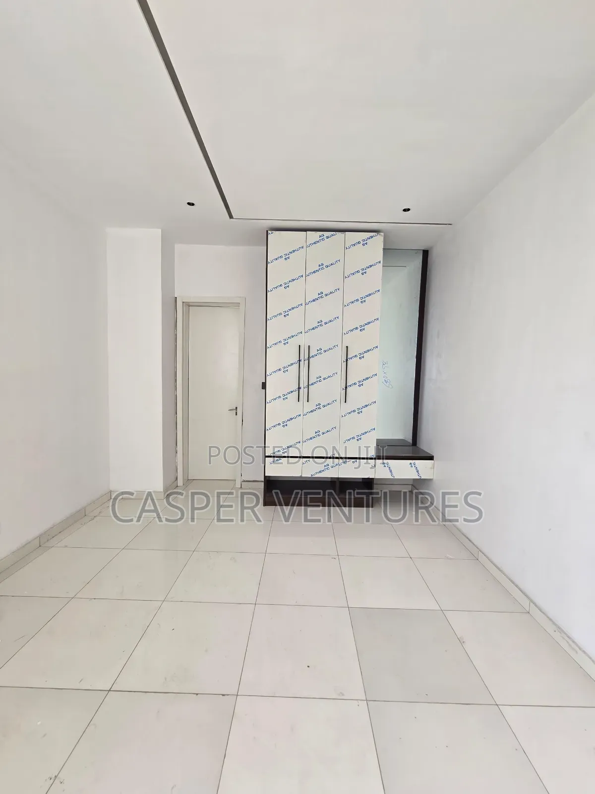 2bdrm Block of Flats in Admiralty Way, Lekki Phase 1 for sale in Lekki Phase 1