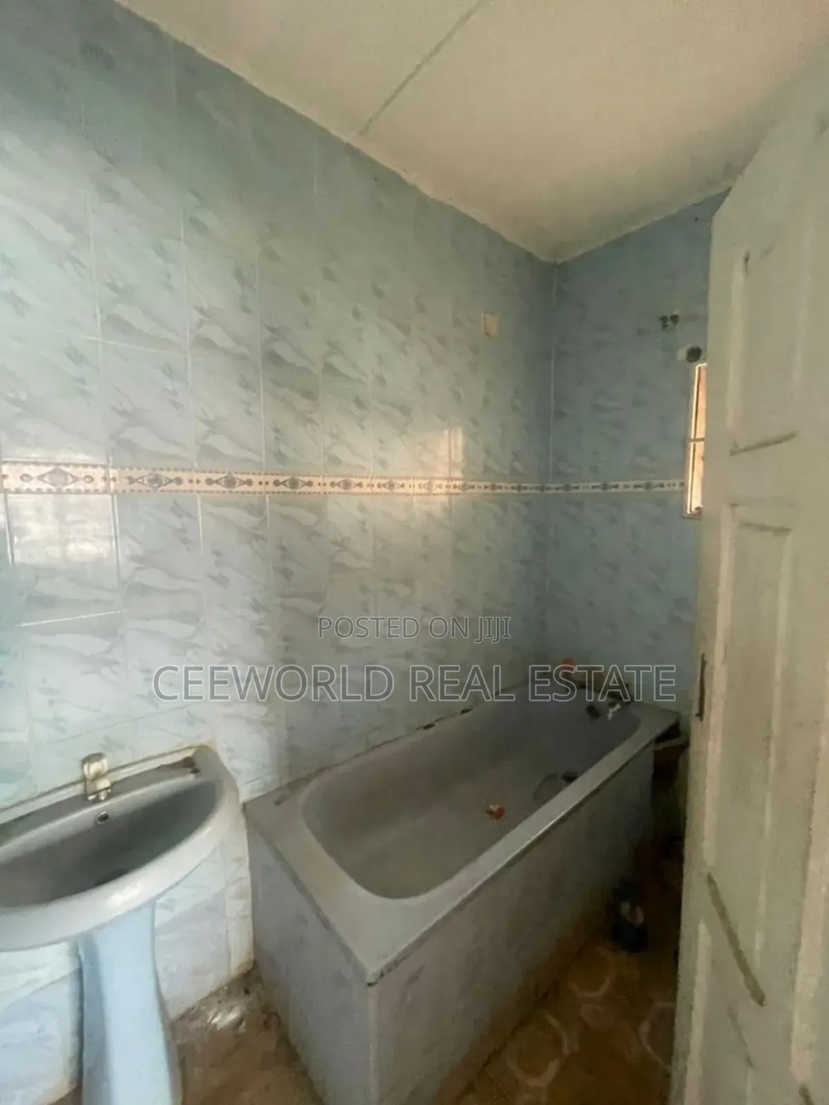 5 Bedroom Duplex With Room and Parlor Bq in Bodija