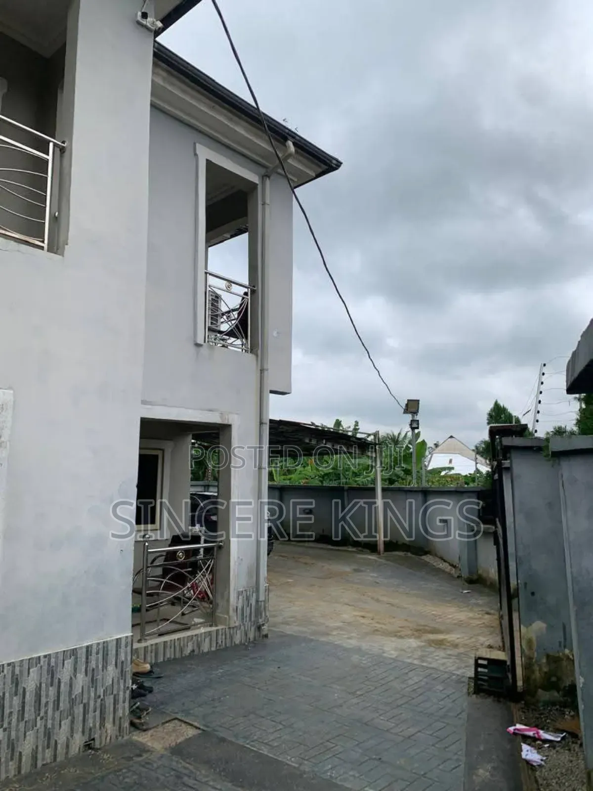 5bdrm Duplex in Akpasak Estate Uyo for sale in Uyo