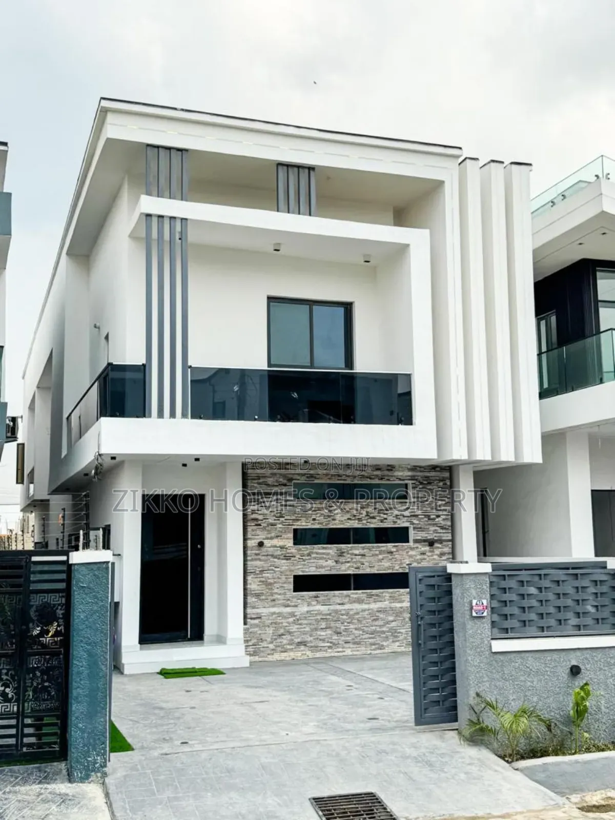 5bdrm Duplex in Ajah for sale in Ajah