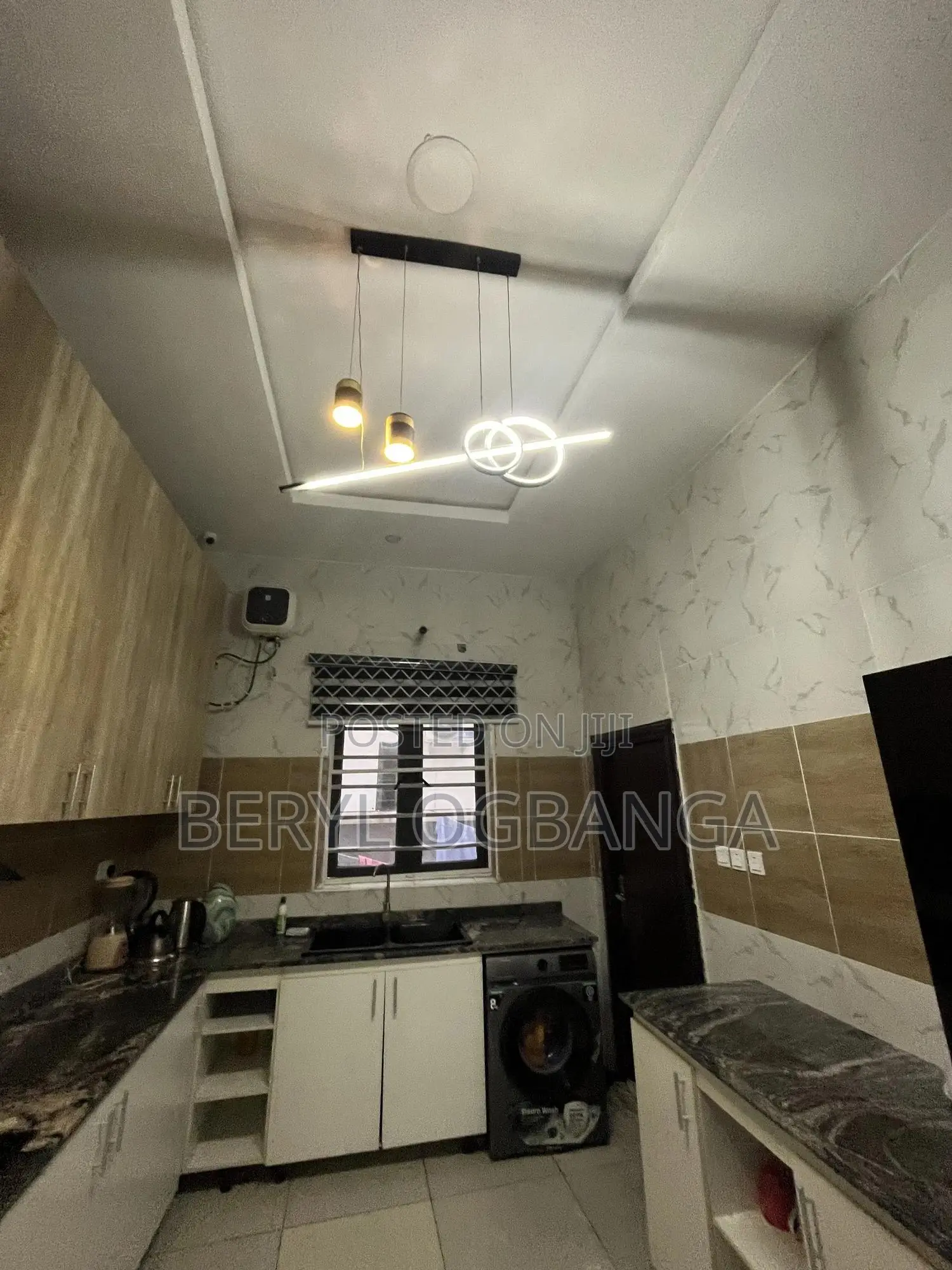 Monthly Room Available With 24hrs Light,Wifi,Pool and Gym in Lekki Phase 2