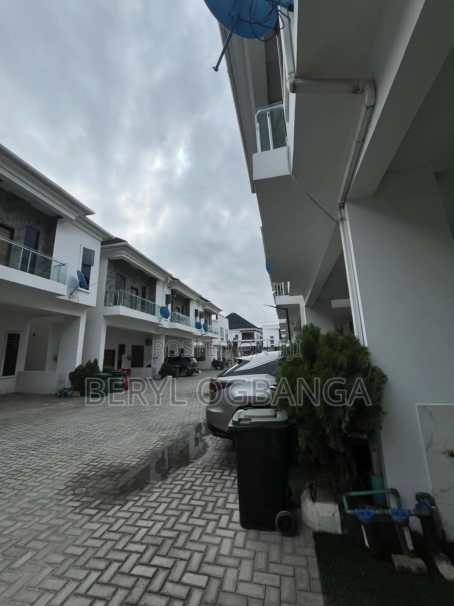 Weekly Room Available (Luxury) in Lekki Phase 2