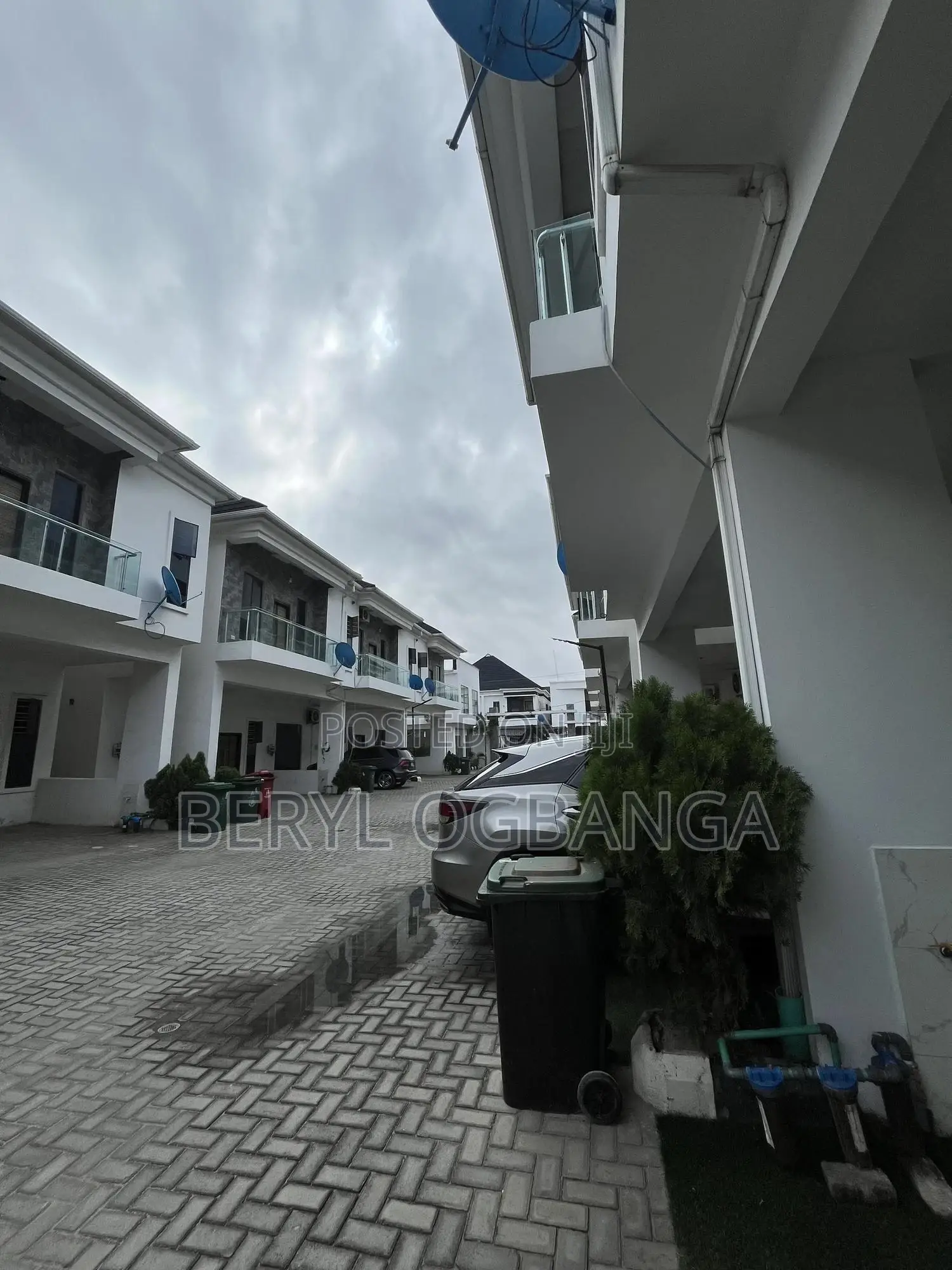 Weekly Room Available (Luxury) in Lekki Phase 2