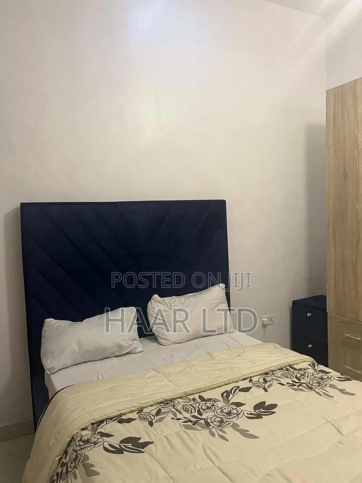 Daily Room Per Day With 24hrs Light and Wifi in Lekki Phase 2
