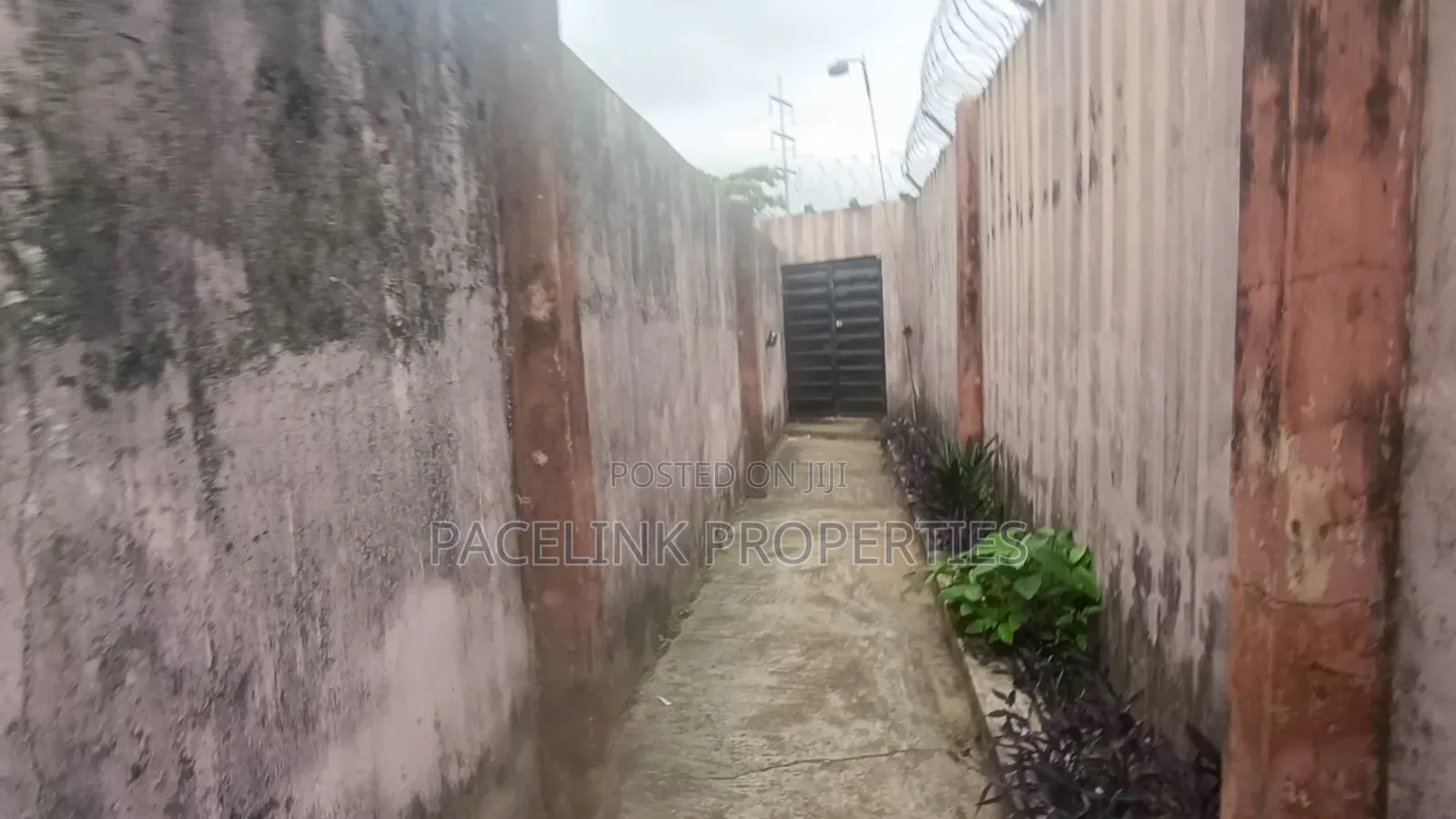 3bdrm Block of Flats in Egbeda for sale in Egbeda