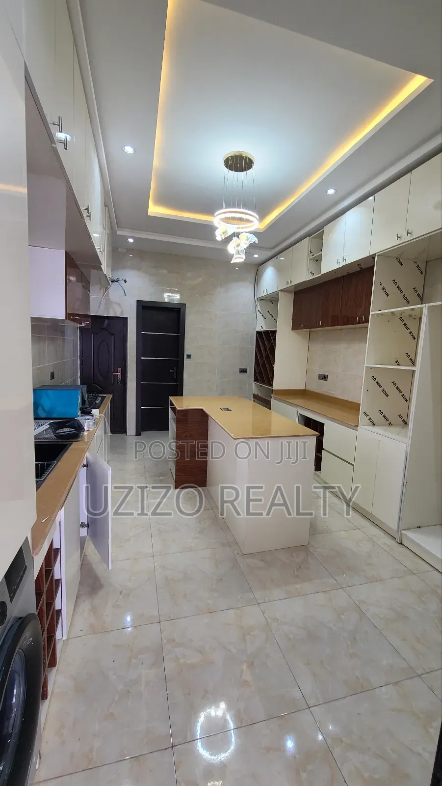 5bdrm Duplex in Fountain Springs, Sangotedo for sale in Sangotedo