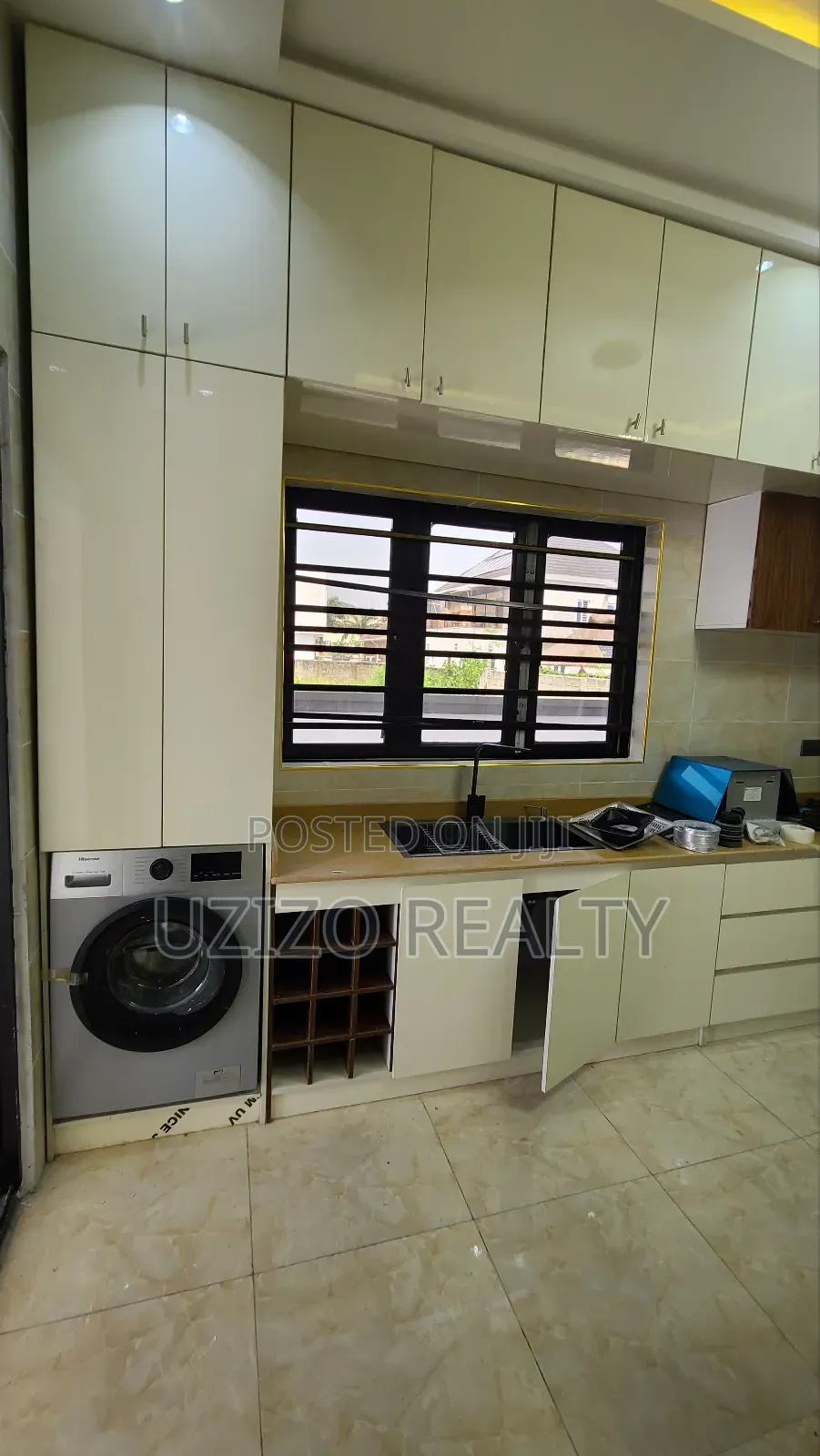5bdrm Duplex in Fountain Springs, Sangotedo for sale in Sangotedo