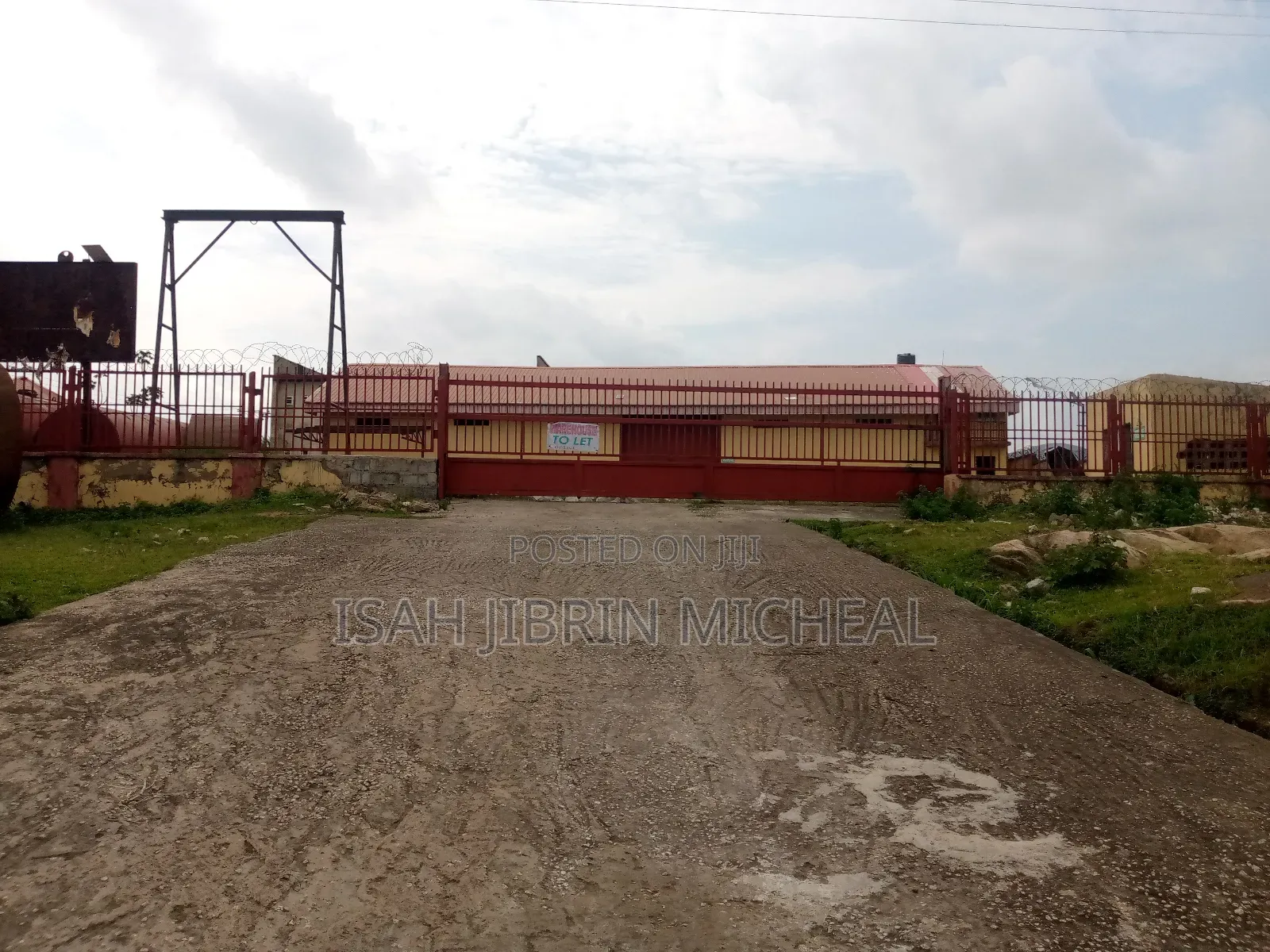 Massive 300sqm Warehouse at Deidei Market for Rent in Kubwa
