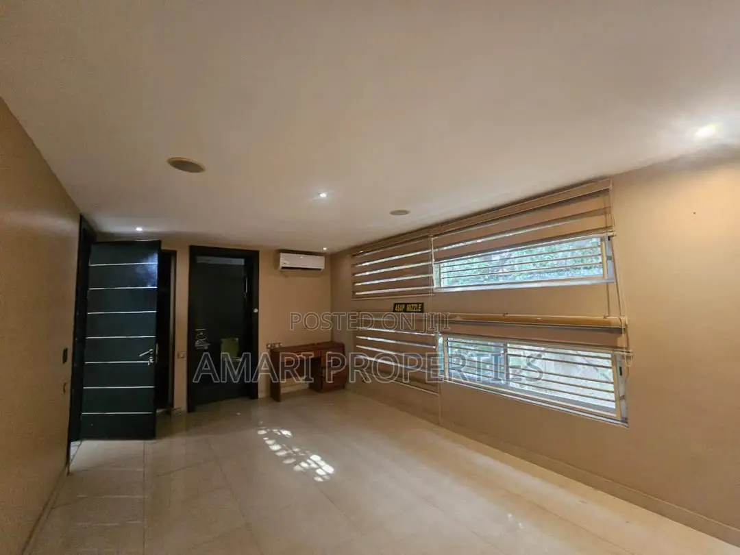 5bdrm Duplex in Banana Island for rent in Banana Island