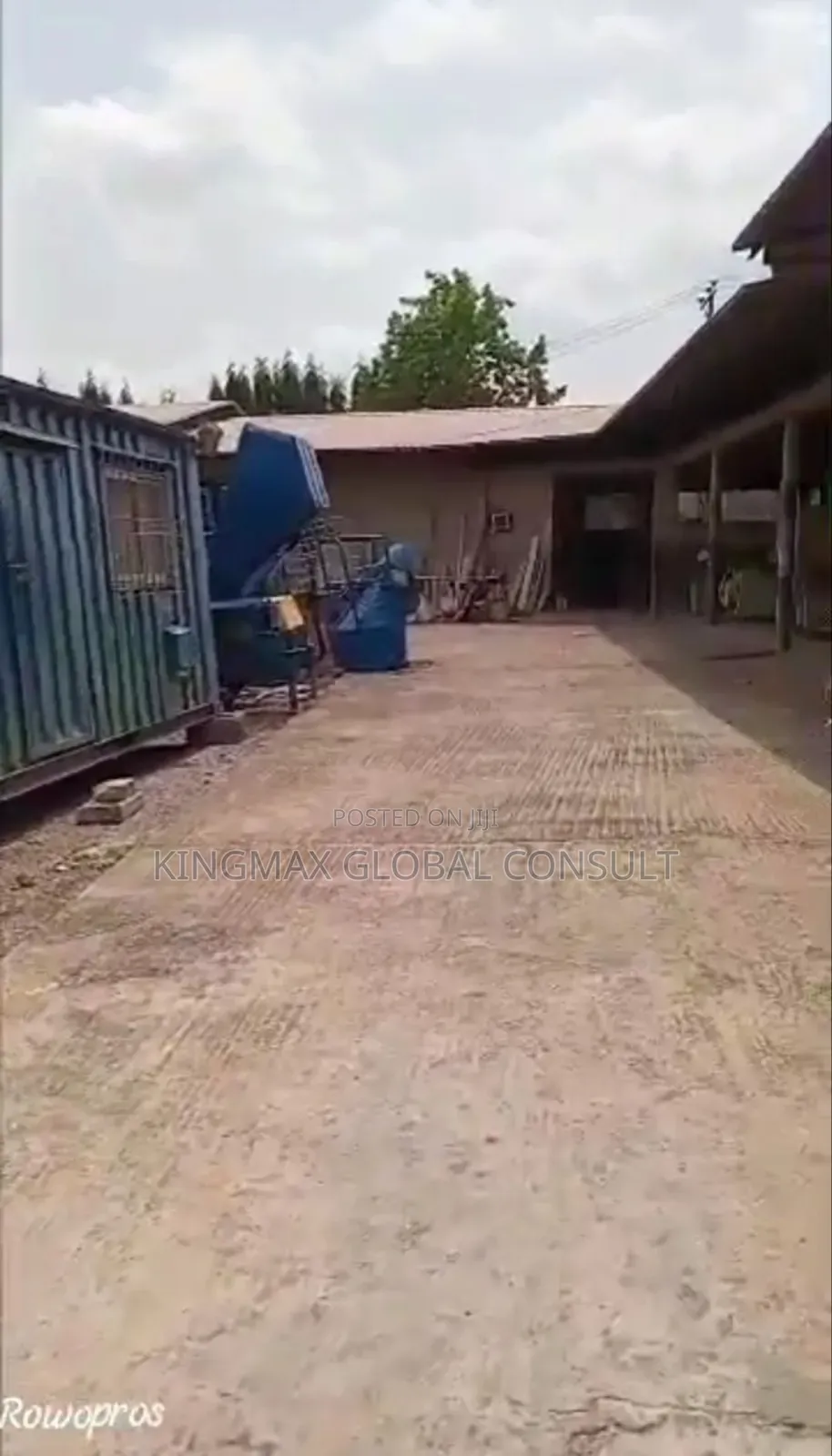 *A Functional Italian Construction Company With Assets in Mabushi