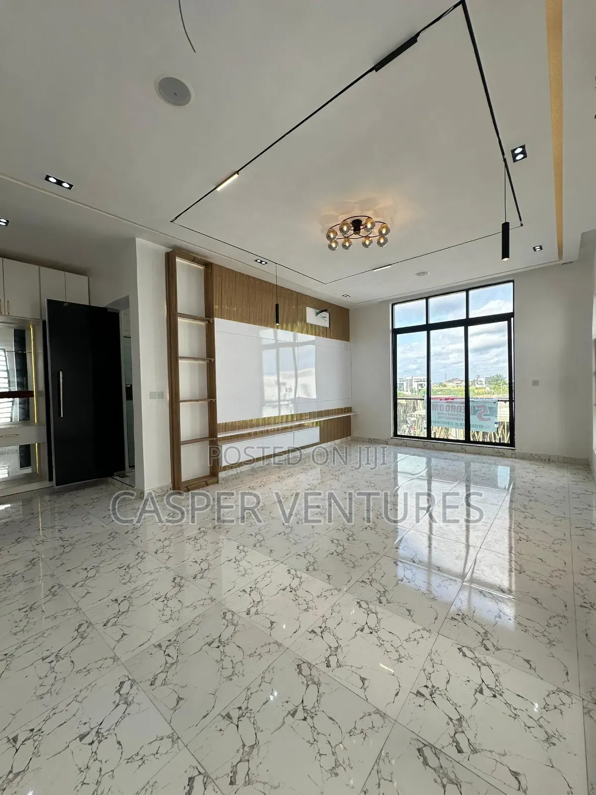 5bdrm Duplex in Chevron Drive for sale in Chevron
