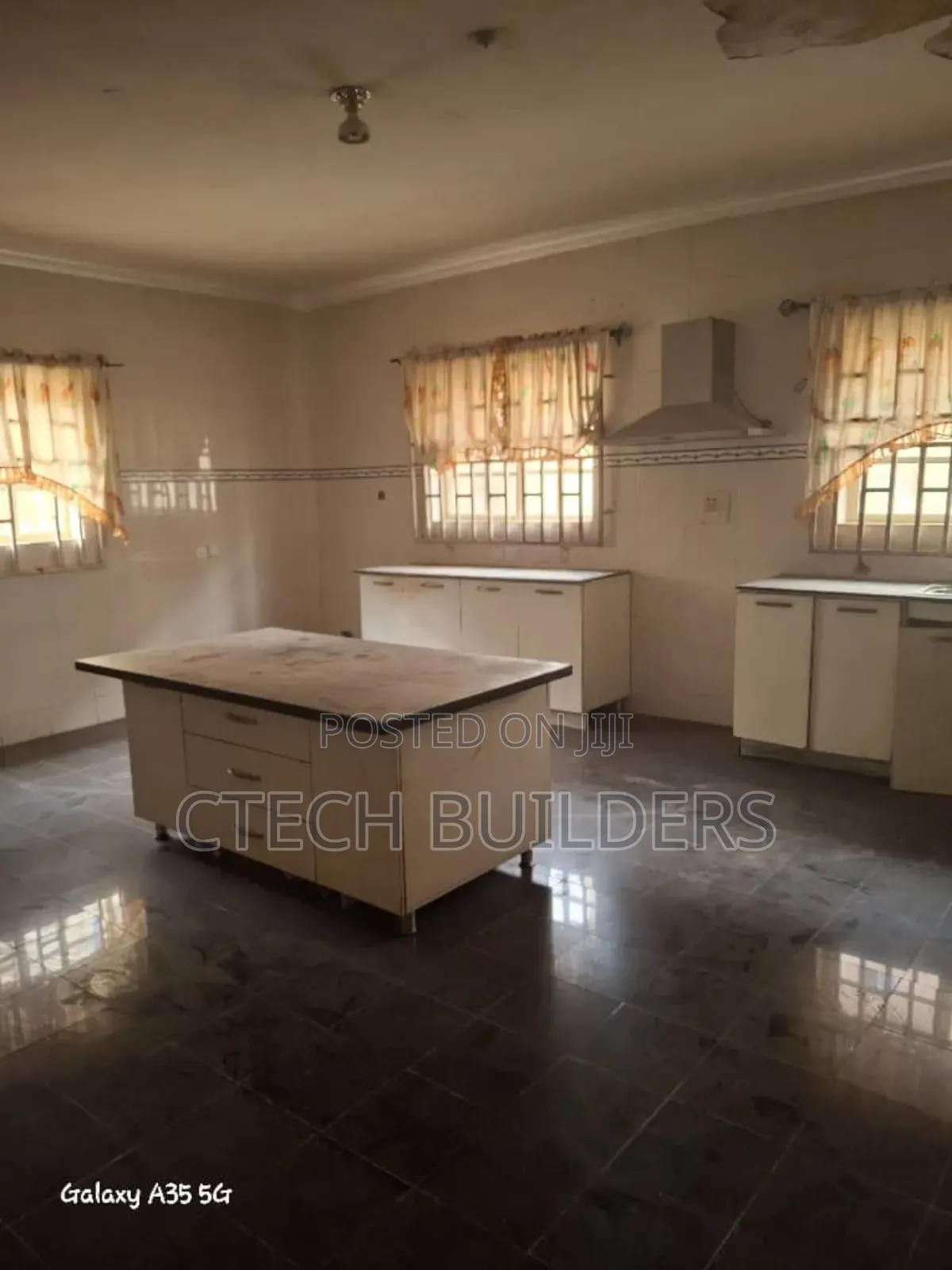 7bdrm Duplex in Benin City for sale in Benin City