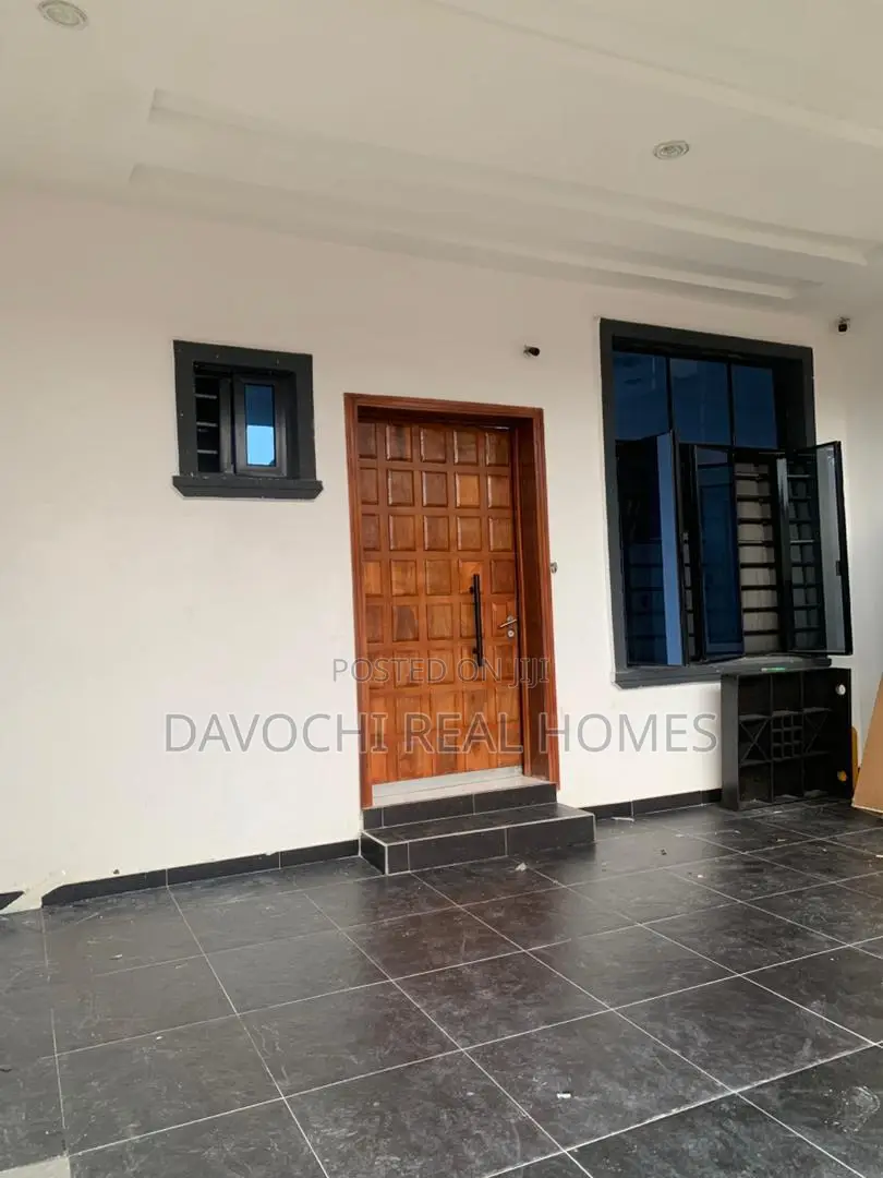 4bdrm Duplex in Ikota, Gra for rent in Ikota