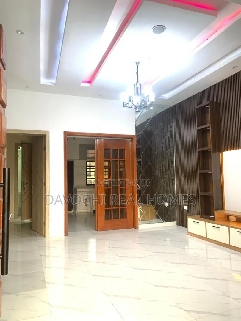 4bdrm Duplex in Ikota, Gra for rent in Ikota