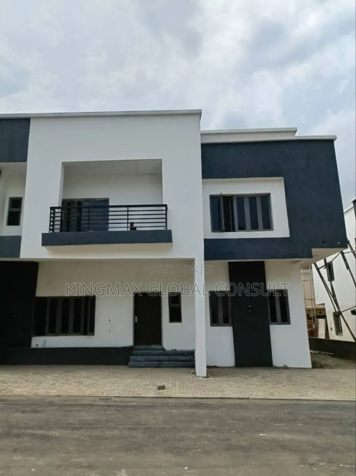 4bdrm Duplex in Lifecamp By for sale in Life Camp