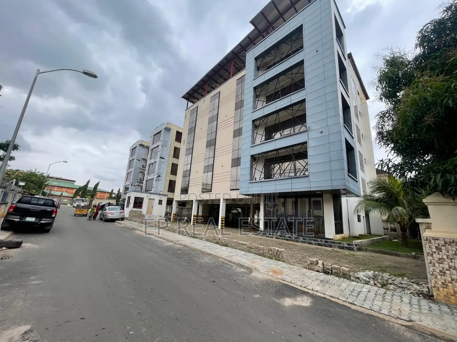 An Office Complex With 3000sqm Lettable Space. in Wuye