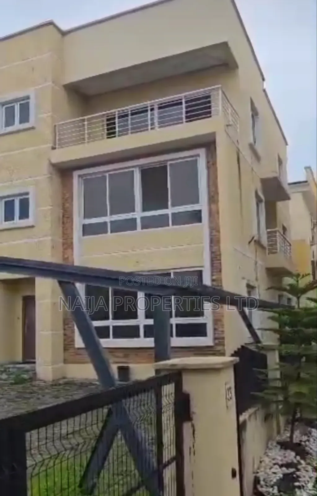 6bdrm Duplex in Osapa, Lekki for sale in Lekki