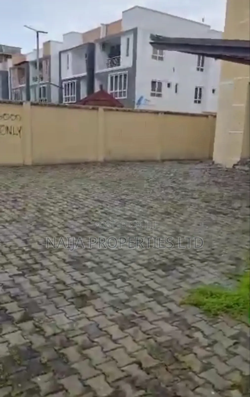 6bdrm Duplex in Osapa, Lekki for sale in Lekki