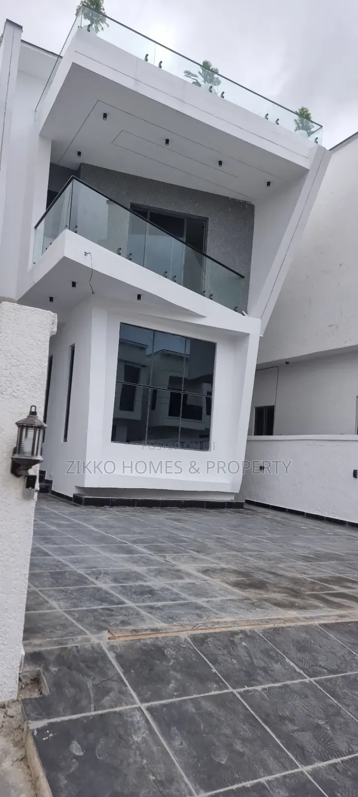5bdrm Duplex in Ajah for sale in Ado / Ajah