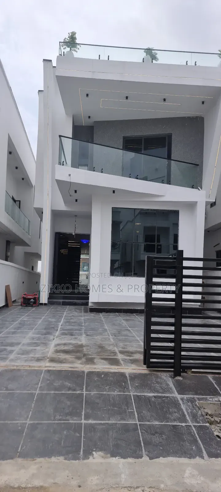 5bdrm Duplex in Ajah for sale in Ado / Ajah