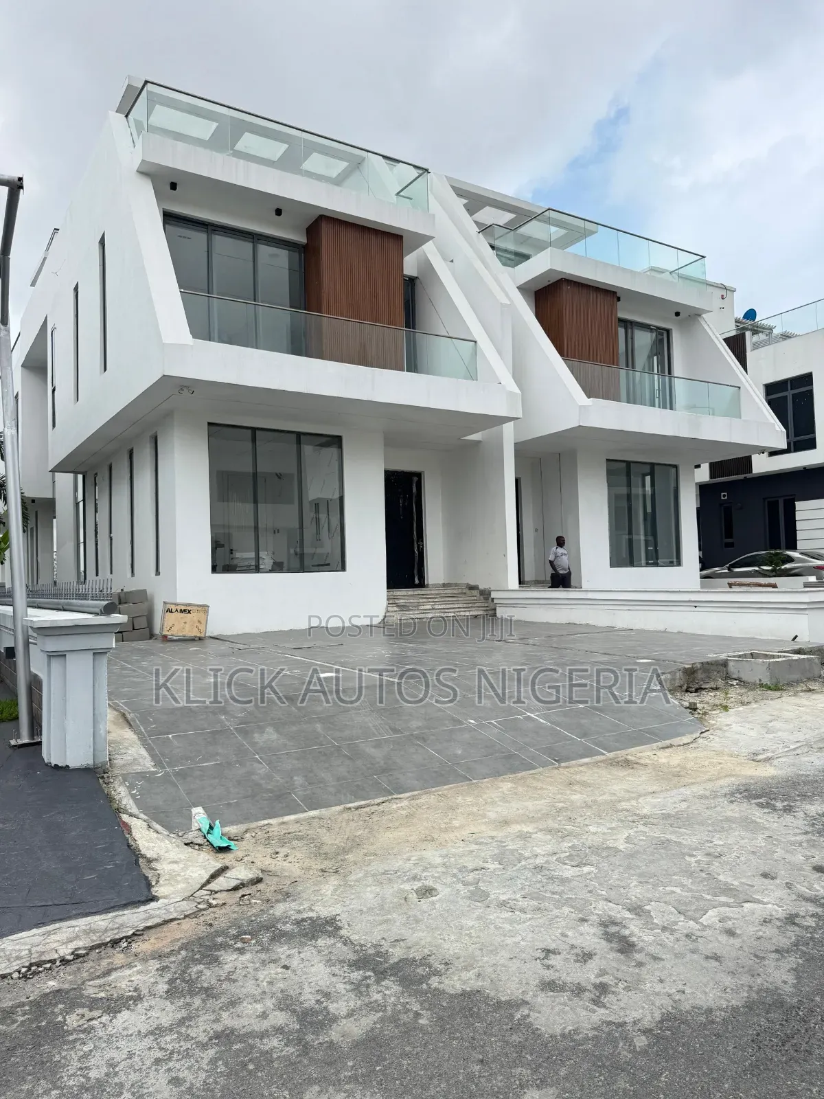 Furnished 5bdrm Duplex in Ikate for sale in Ikate