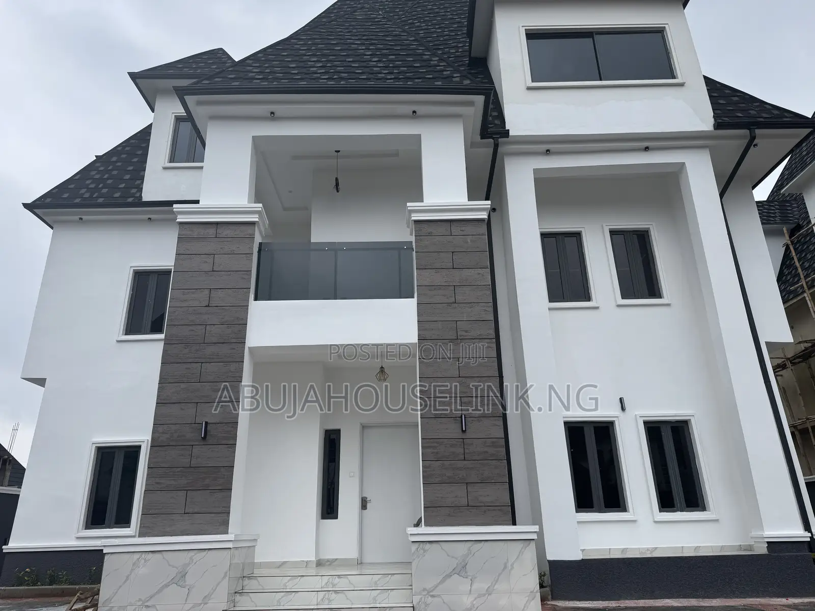 7bdrm Duplex in Efab Metropolis for sale in Karsana