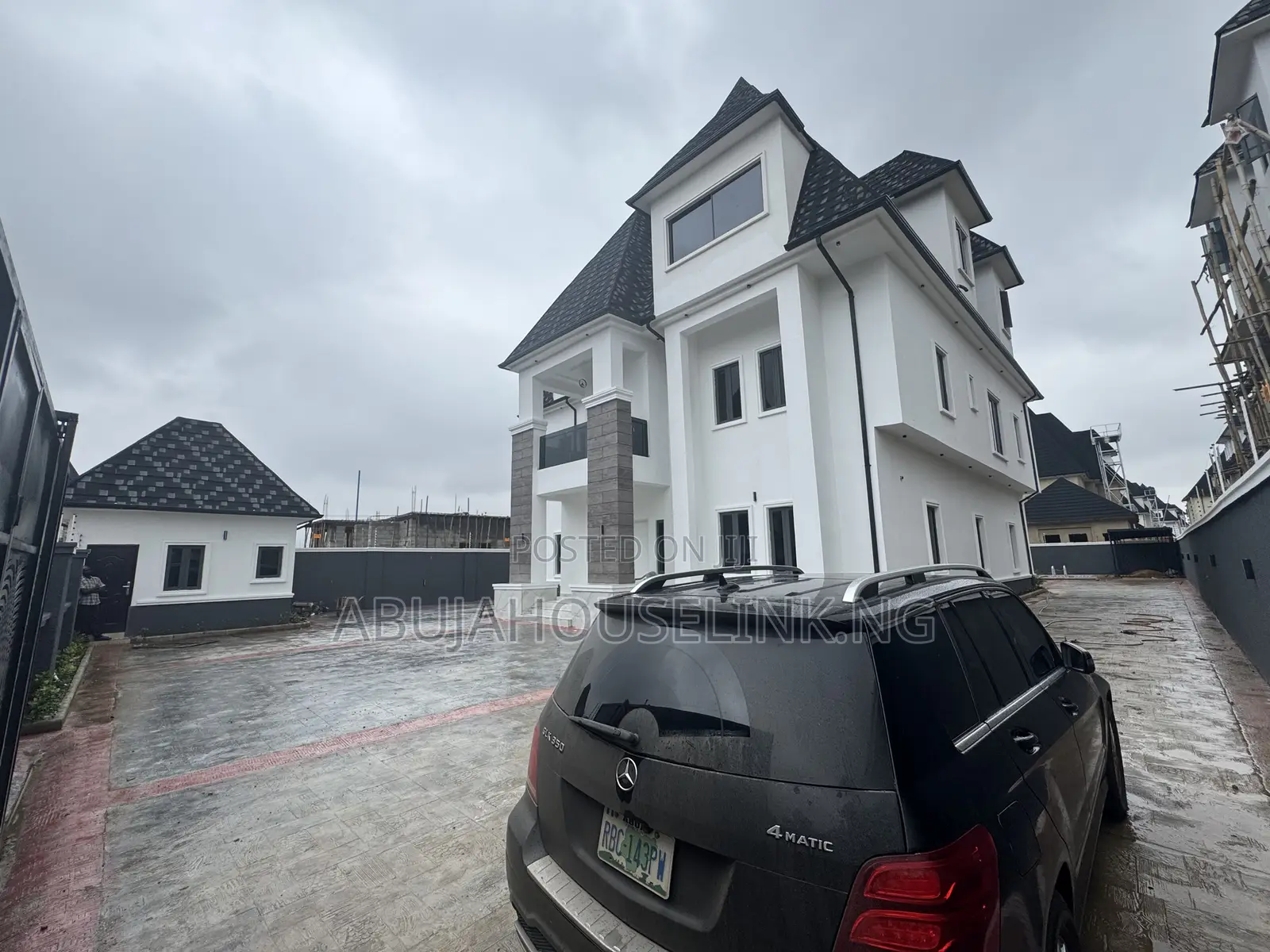 7bdrm Duplex in Efab Metropolis for sale in Karsana