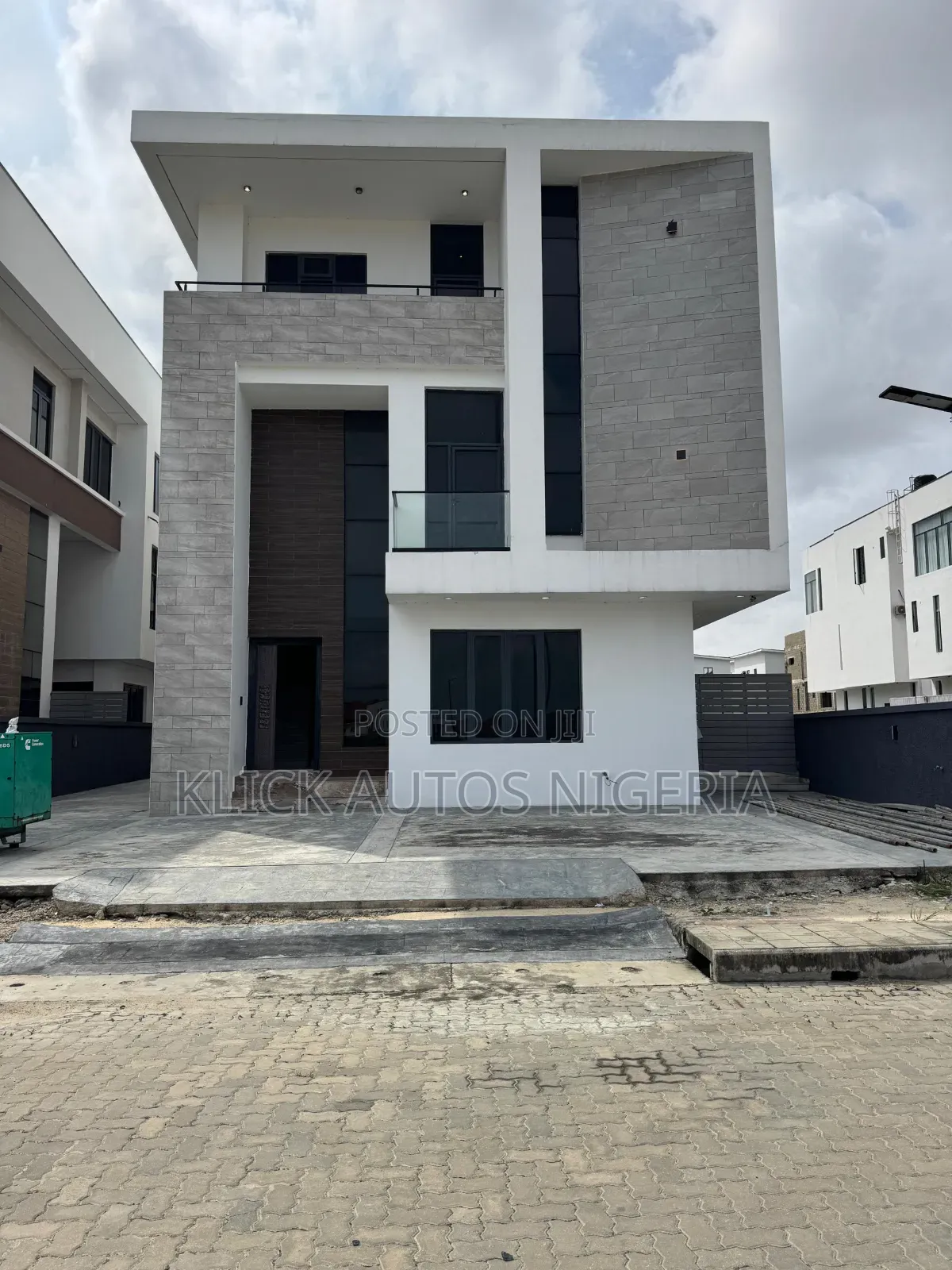 Furnished 5bdrm Duplex in Lekki for sale in Lekki