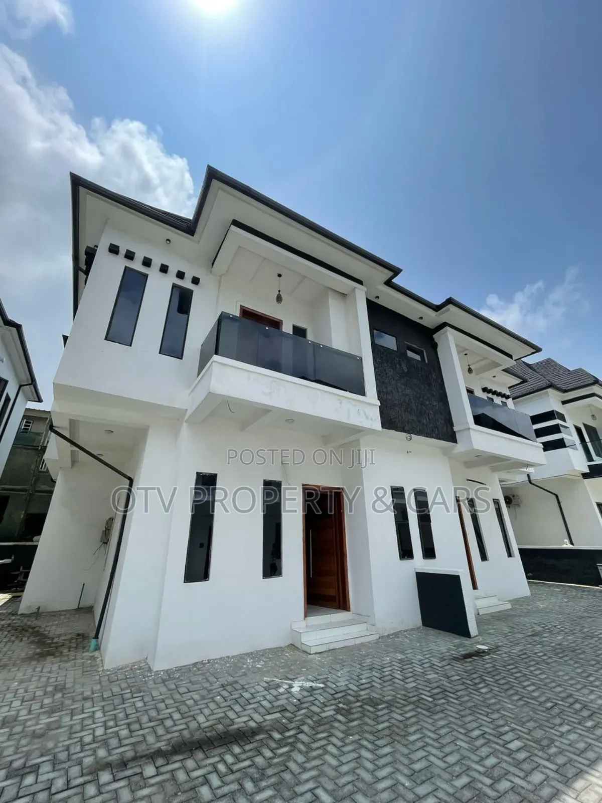 Furnished 4bdrm Duplex in Ikota for sale in Ikota