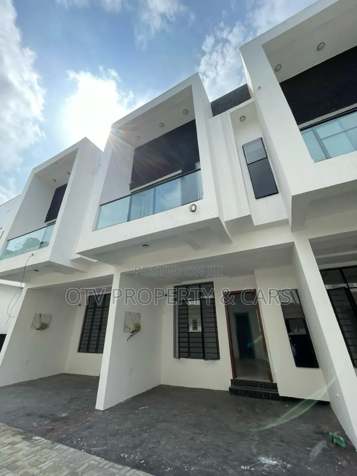 Furnished 3bdrm Townhouse/Terrace in Ikota for sale in Ikota