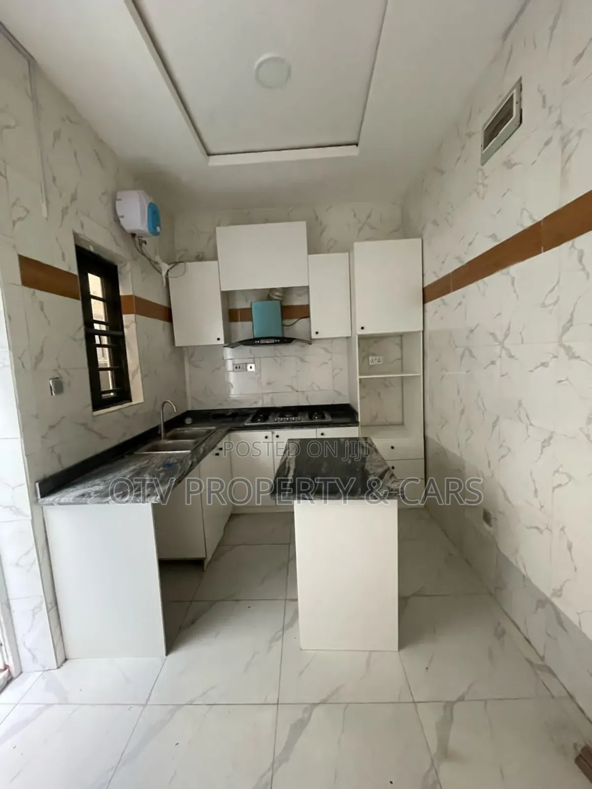 Furnished 2bdrm Townhouse/Terrace in Ikota for sale in Ikota