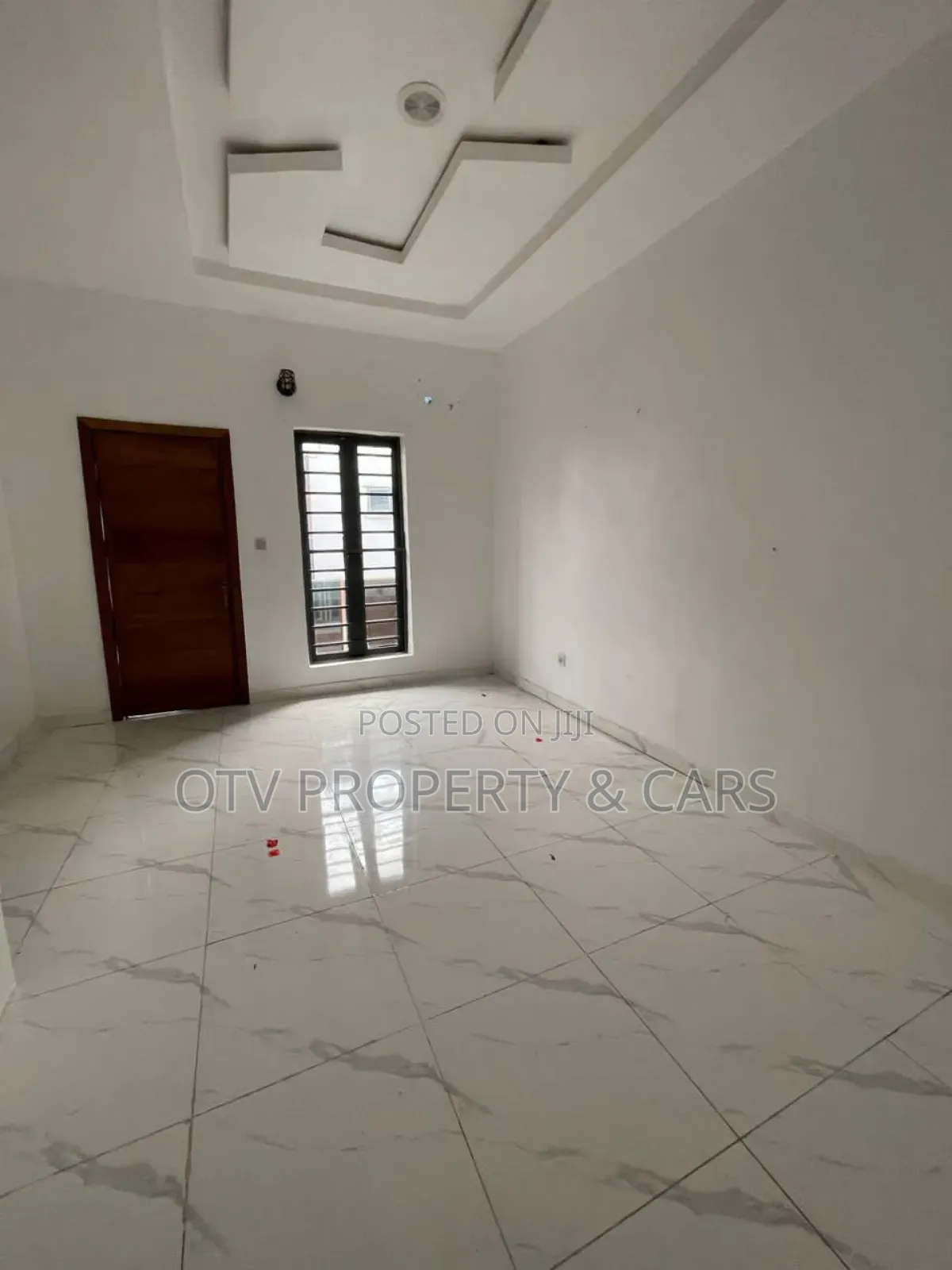 Furnished 2bdrm Townhouse/Terrace in Ikota for sale in Ikota