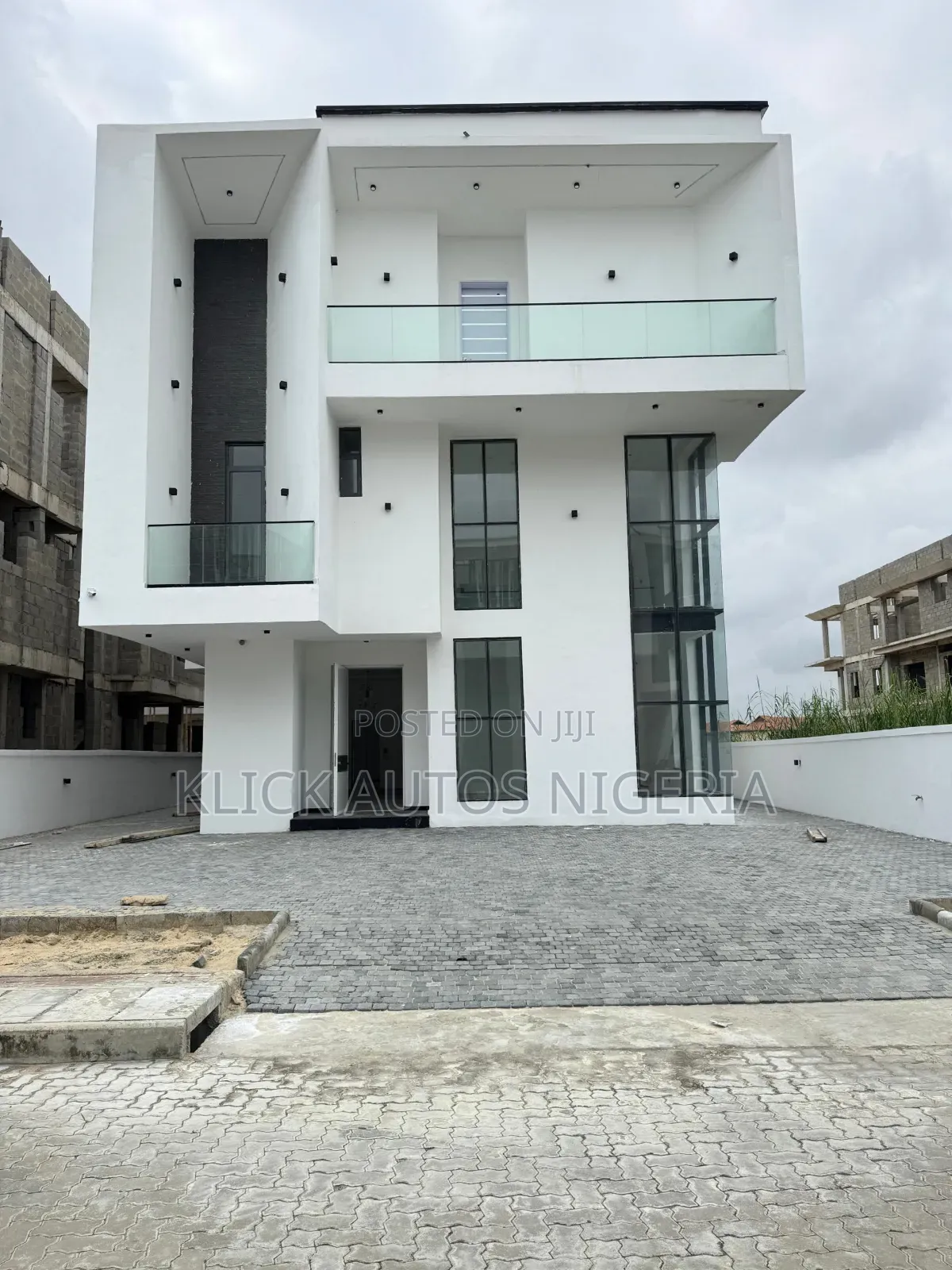 5bdrm Duplex in Lekki for sale in Lekki