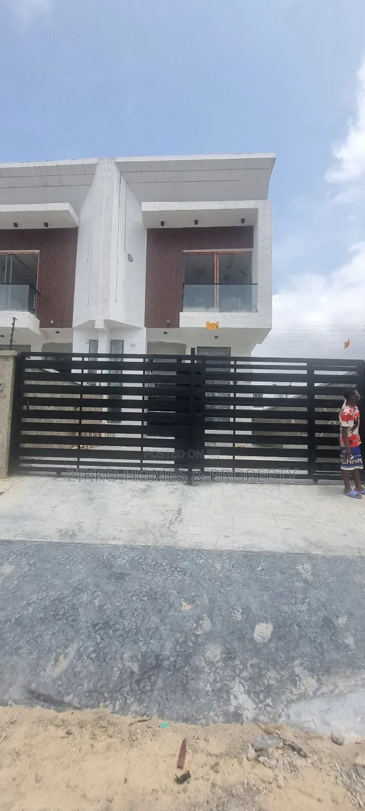 4bdrm Duplex in Ikota Gra, Chevron for sale in Chevron