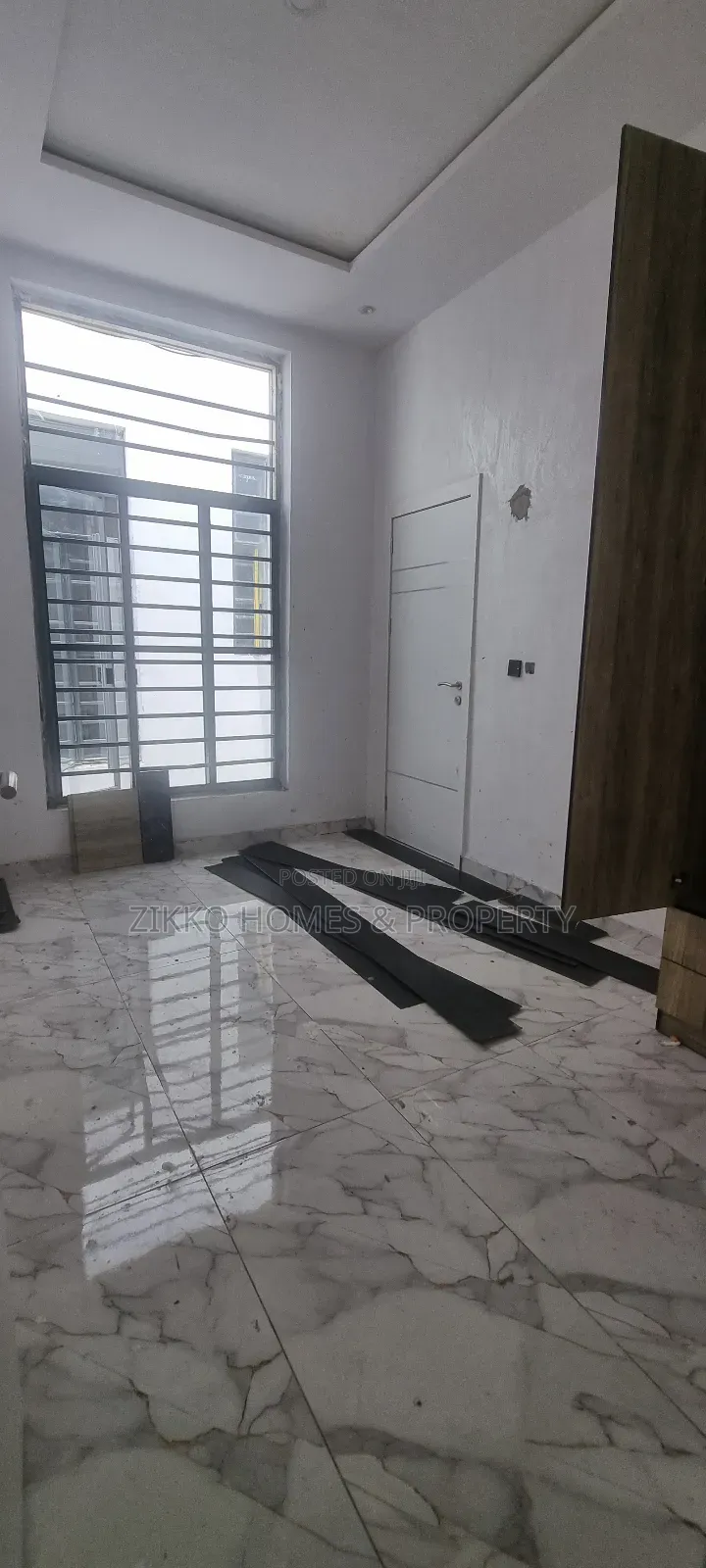 4bdrm Duplex in Ikota Gra, Chevron for sale in Chevron