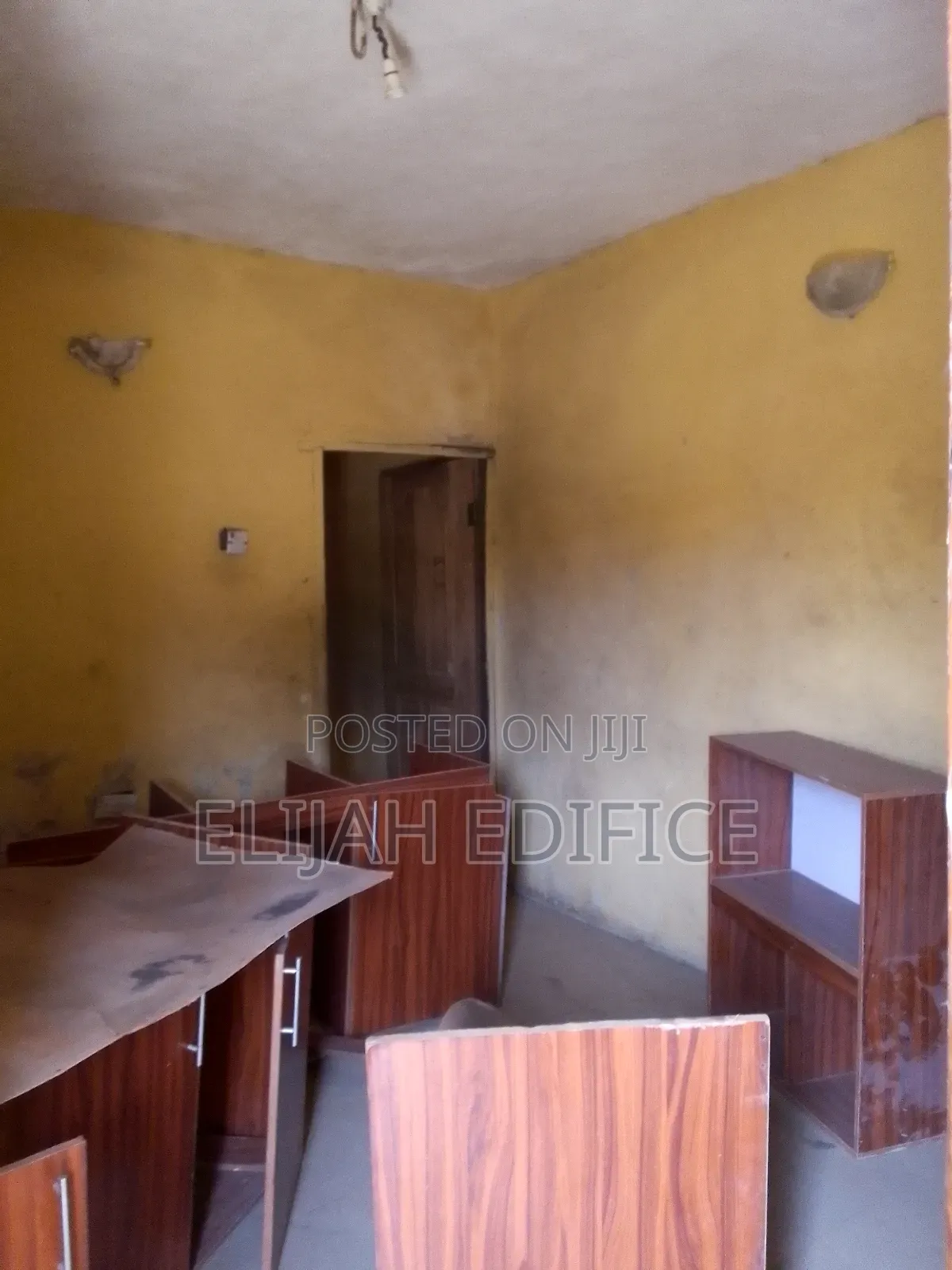 Facing Road,Office Space(Mini Flat) at Oshotta,Ikorodu Lagos. in Ijede / Ikorodu