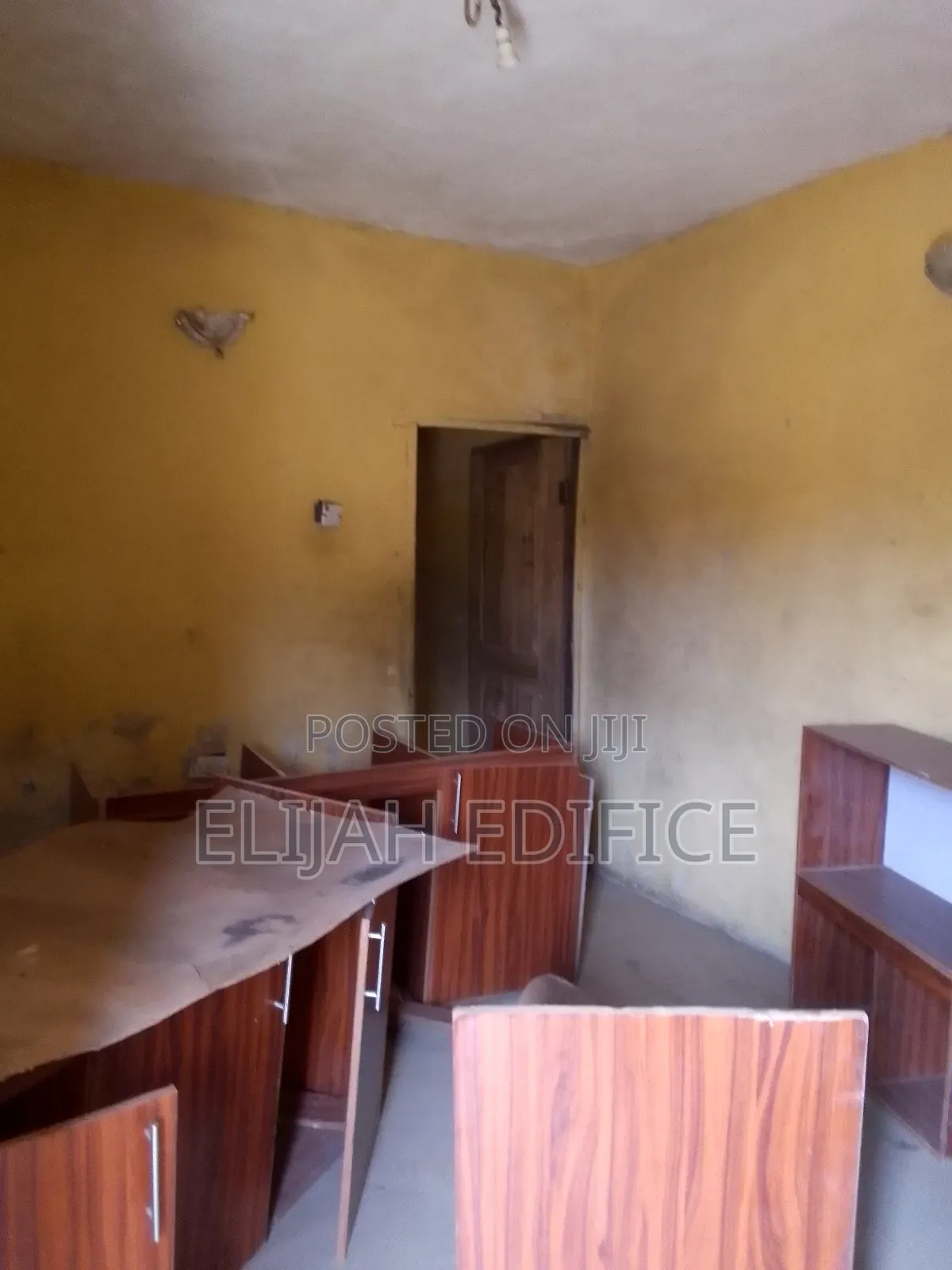 Facing Road,Office Space(Mini Flat) at Oshotta,Ikorodu Lagos. in Ijede / Ikorodu