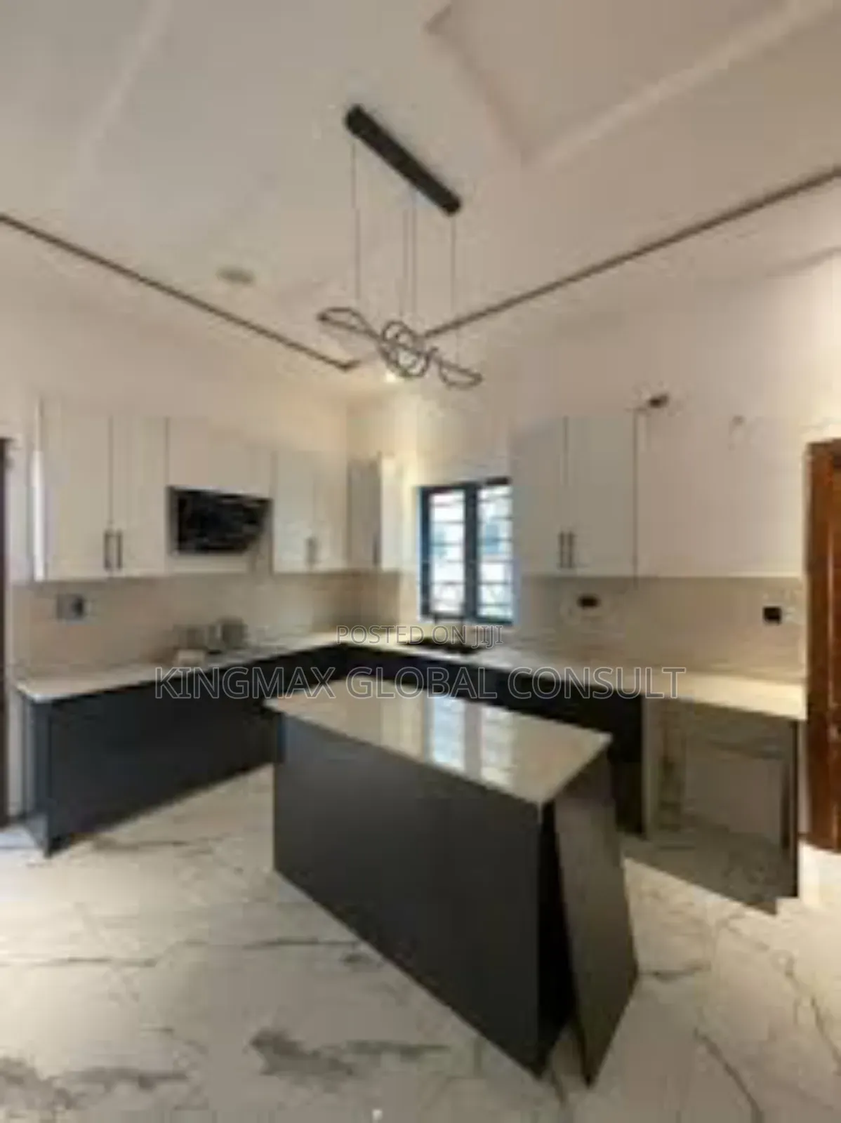 4bdrm Mansion in Along Von Road Lugbe for sale in Lugbe District