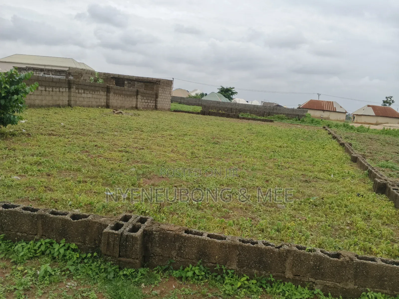 50/100sqm. Land for Sale in Karu